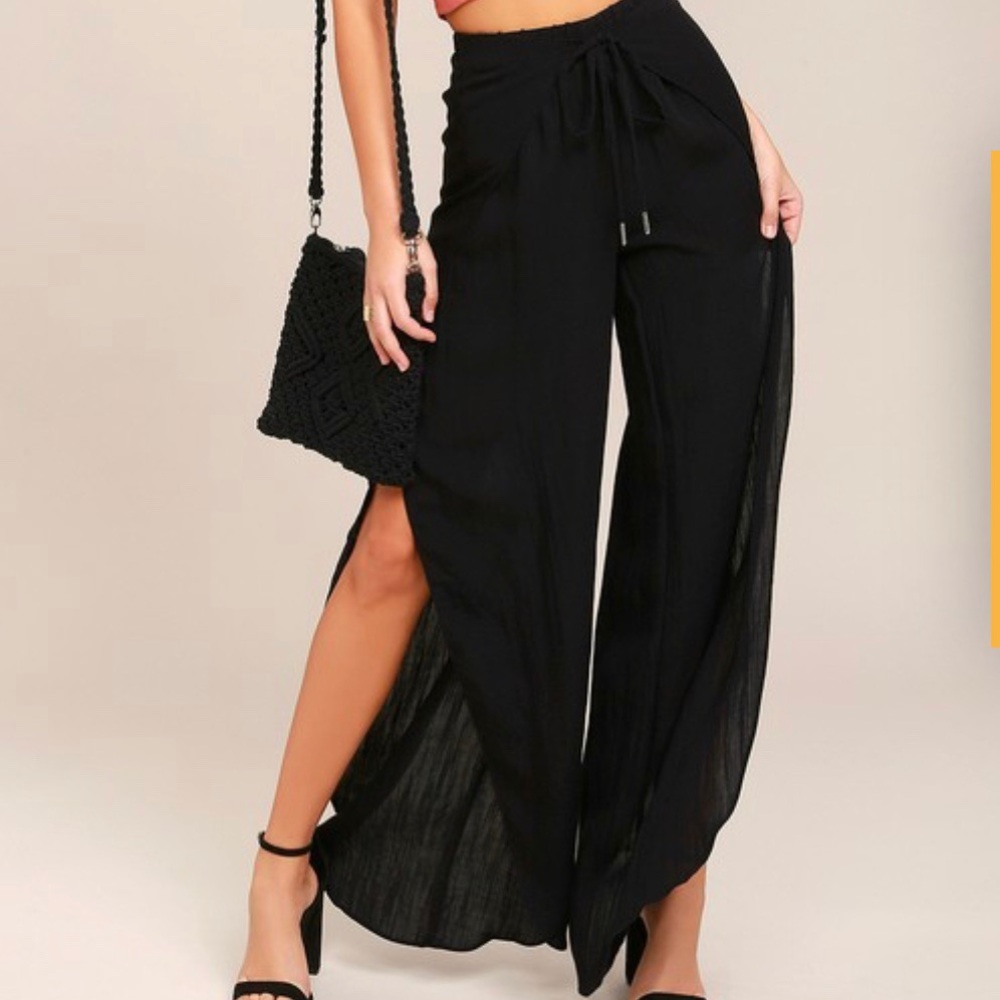 Lulus Wide Legged Pants